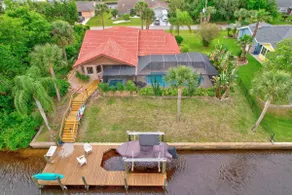 Fabulous Waterfront Villa Sleeps 10 Heated Pool&New Spa SUP Kayak drive to beach - Image 2