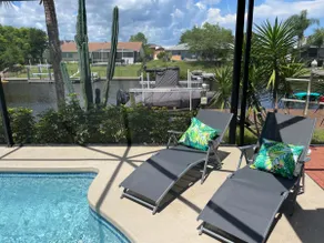 Fabulous Waterfront Villa Sleeps 10 Heated Pool&New Spa SUP Kayak drive to beach - Image 5