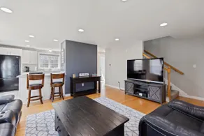 Convenient Portland home 3 miles from Downtown - Image 2