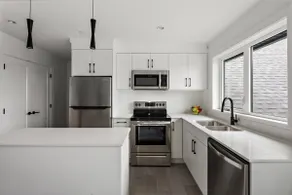 BRAND NEW Luxury One Bedroom Unit - Image 3