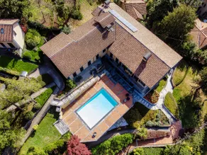 Relax at the lake, swimming pool and parking - Image 2