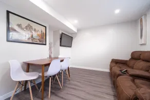 University Central - 3 BR Home beside both Uni's - Image 2