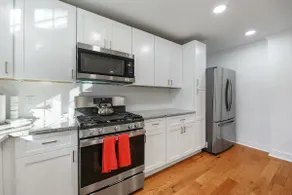 Cozy 4BR Colonial, Walk to Downtown Lee - Image 4
