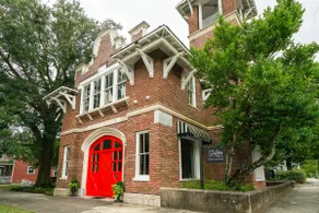 Beautiful Historic Firehouse Suite - Image 2