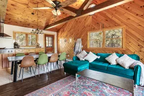 Cleo’s Cabin: Private Retreat with Fenced Dog Run - Image 5