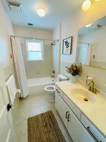 3 Bedroom House, 1 Block from Beach and Boardwalk - Image 2