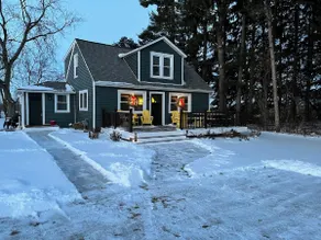 Cozy Lawson Cottage walking distance to town/beach - Image 3