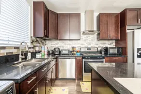 Guest House Near Disneyland Beaches Little Saigon - Image 3