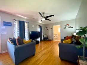 Charming 3 Bedroom Home ~Sleeps 6 ~Close to Campus - Image 2