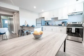 Newly Renovated Inner City 2BR Suite Minutes to DT - Image 4