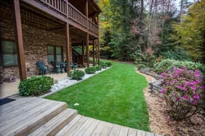 Riverfront cabin with WiFi, 2 fireplaces, game room, pool table and hot tub. - Image 5