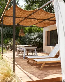 Small slice of heaven with private garden and pool - Image 4