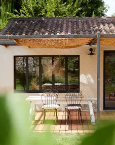 Small slice of heaven with private garden and pool - Image 3