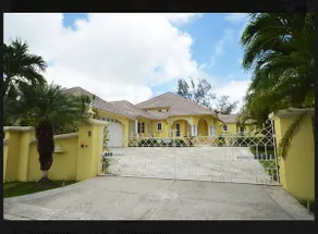 Sun-Kissed 4 Bedroom Villa - Pool, Hot Tub, Oistin Fish Fry & Beach - Image 3