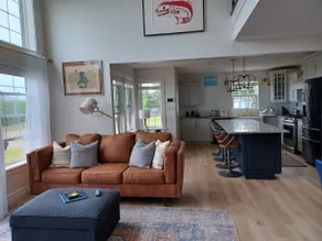 Luxury Oceanview Cottage w/Hot tub, Beaches nearby - Image 2