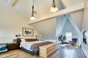 The Robert House: Masterpiece in Harbord Village - Image 4