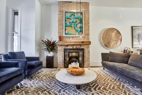 The Robert House: Masterpiece in Harbord Village - Image 3