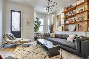 The Robert House: Masterpiece in Harbord Village - Image 5