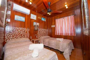 Marine Paradise: Oceanfront House with Kayak - Image 5