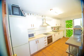 Marine Paradise: Oceanfront House with Kayak - Image 4