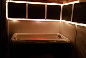 Raven’s Rest~mins to downtown & DuPont. hot tub - Image 4