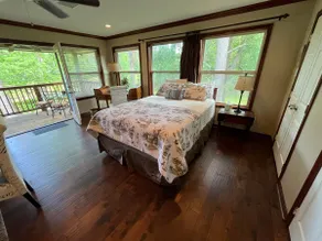 “The Treehouse”, a *Garden Oasis* near IAH &I-69. - Image 2