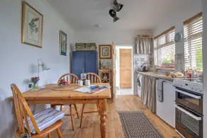 Stylish, cosy cabin on St Agnes Heritage Coast. - Image 5