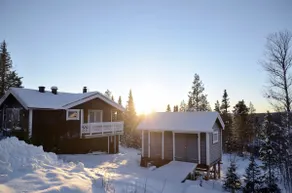 Cozy mountain cabin with sunny location & mountain views - Image 2