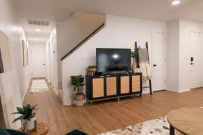 Spacious 3-bedroom home minutes from the UofA! - Image 4