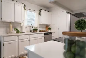Spacious 3-bedroom home minutes from the UofA! - Image 5