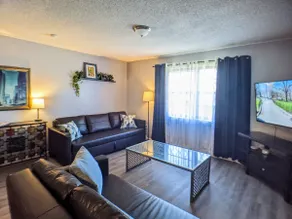 *Cozy, clean & spacious townhouse - Unit 1 - Image 4
