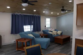 Little red ranch house - Image 4