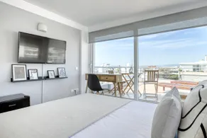 Sunlit Studio Unit - 10 minute walk to the beach!! - Image 3
