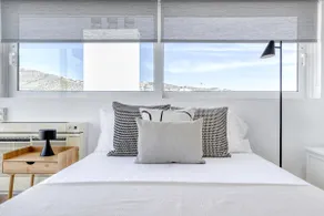 Sunlit Studio Unit - 10 minute walk to the beach!! - Image 4
