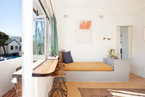 Sun-filled North Bondi Apartment moments to beach - Image 4