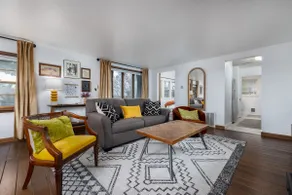 Stylish 1 bedroom cottage along the Mississippi River - Image 3