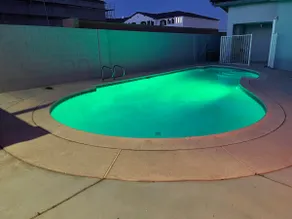 7 beds Fantastic Flaming Hot House w/Pool to Cool! - Image 3