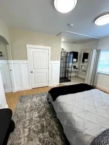 R & R's Suite Retreat - Image 4