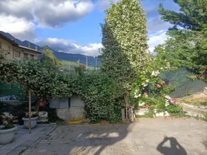 Apartment with garden in a semi-detached house - Image 3
