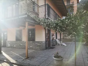 Apartment with garden in a semi-detached house - Image 5