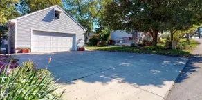 Private second-floor cottage nestled between Lakeside and Marblehead, sleeps 6! - Image 3