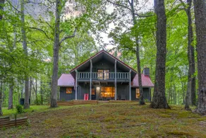 Spacious 12-Person Luxury Cabin at Critter Retreat - Image 2