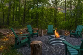 Spacious 12-Person Luxury Cabin at Critter Retreat - Image 4