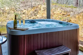 Spacious 12-Person Luxury Cabin at Critter Retreat - Image 3