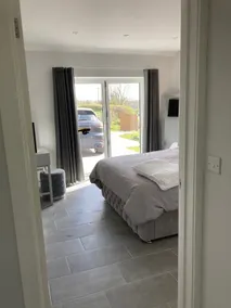 Purpose built 3 bedroom holiday barn - Image 4