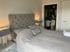 Purpose built 3 bedroom holiday barn - Image 5