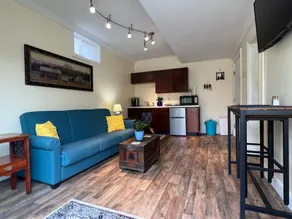 Cozy charming one bedroom suite - Image 5