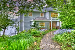 Bainbridge Pebble Garden Villa - Image 2