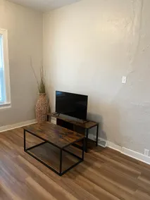 Cheerful 1bd home near Augustan’s College - Image 5