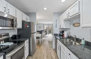 3 BR! 8 min to SDC, 6 min to Theater District! - Image 4